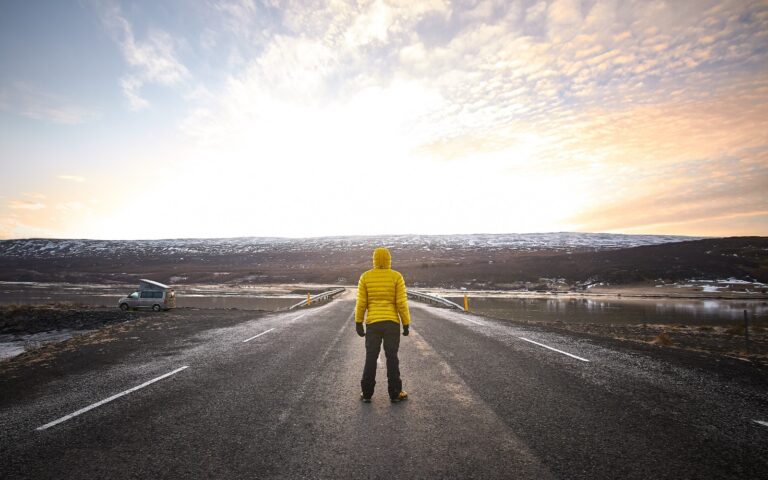How to Let Go of the Past and Move Forward in Life