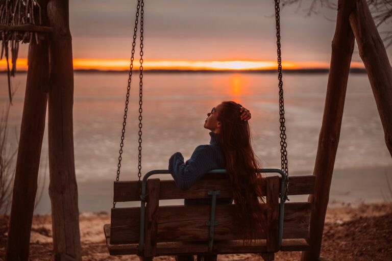 How to Overcome Loneliness When Feeling Alone